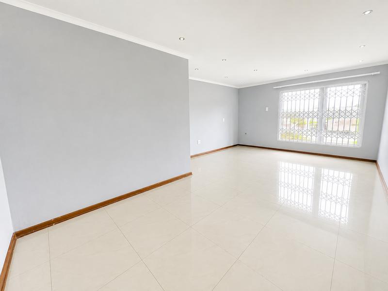 To Let 4 Bedroom Property for Rent in Northcrest Eastern Cape